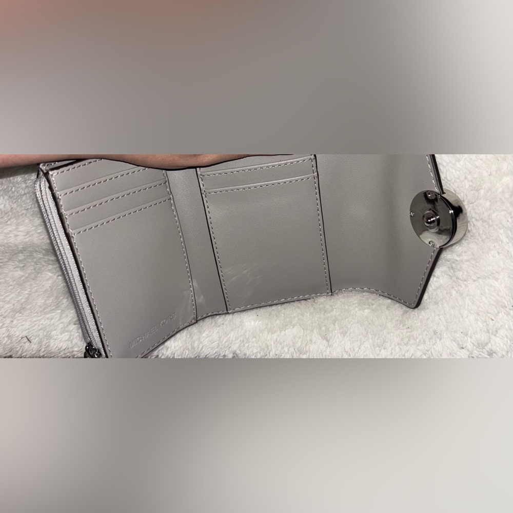 BNWT - Michael Kors Metallic Crocodile Embossed Tri-Fold Envelope Wallet - Picture 7 of 12